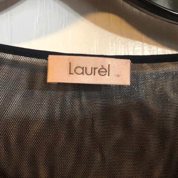 Stunning Laurèl black sheer top w/ black appliqué - Picture 2 of 8